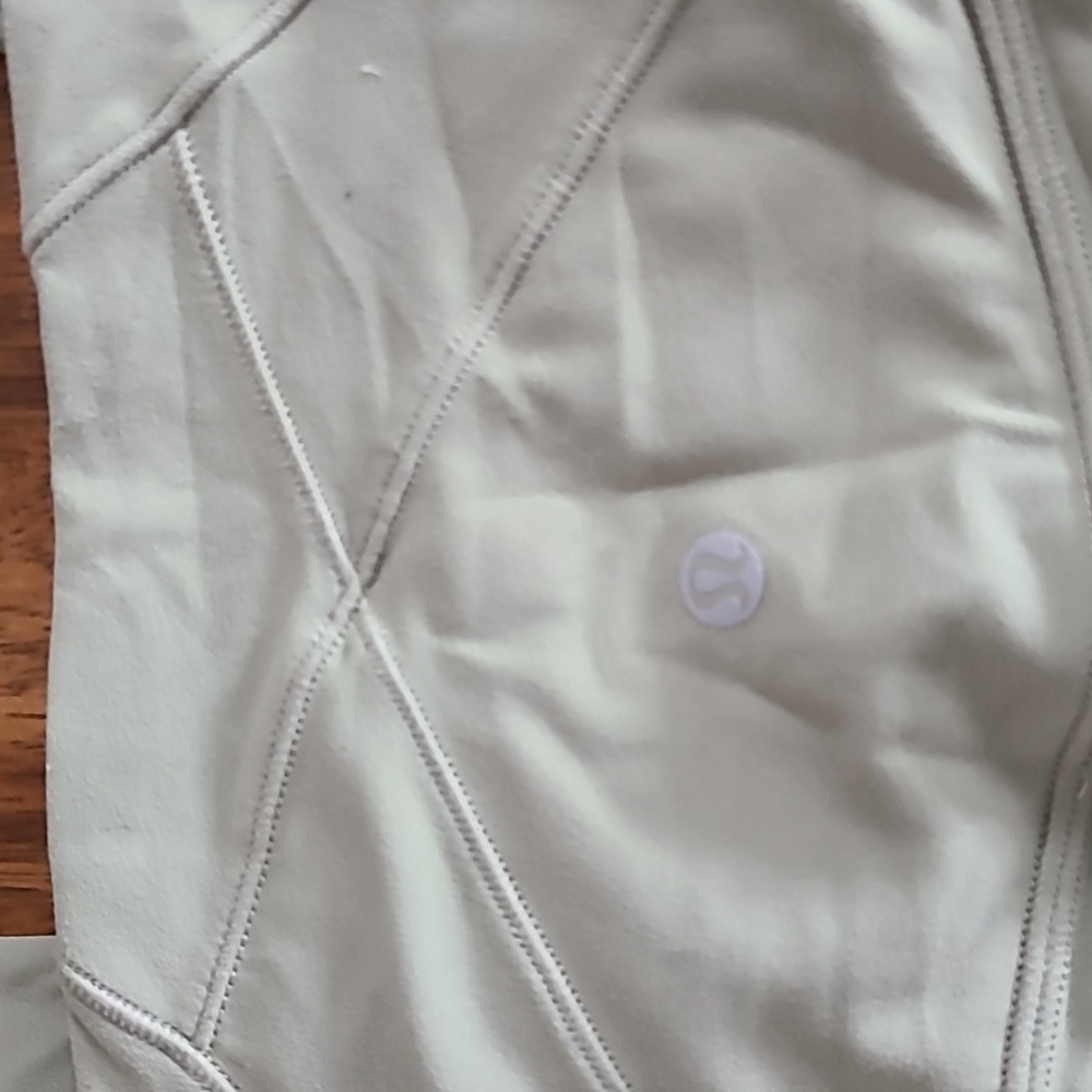 Lululemon Powder Green Align Leggings 25" Size 8 - Picture 2 of 6